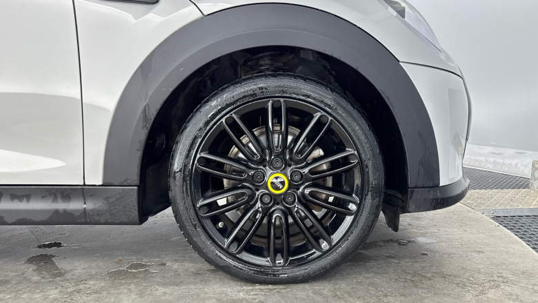 MINI Hatchback 135kW Cooper S Level 2 33kWh 3dr Auto Electric Hatchback